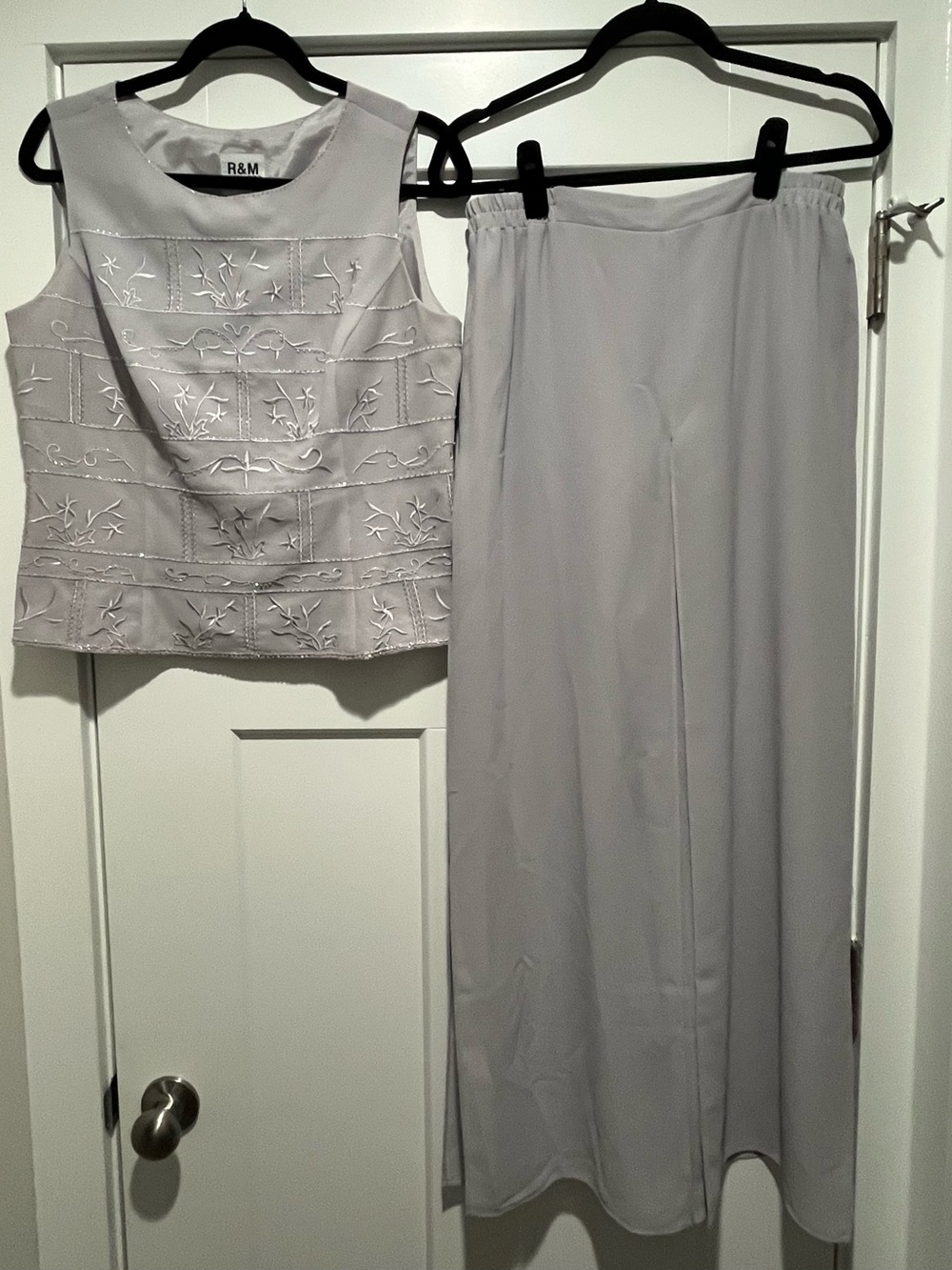 Vintage R&M Richards Light Gray/Silver 2 piece formal pant set Size 12